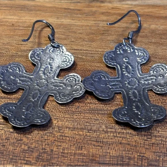 Sterling silver cross earrings - Picture 2 of 4